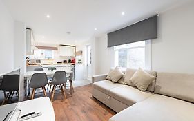 Bright, Spacious & Large Wimbledon Flat